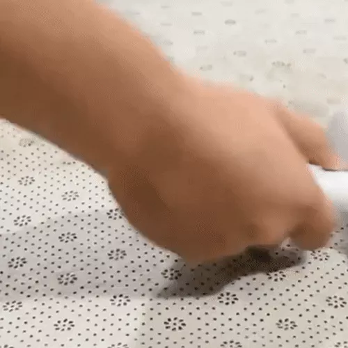 Efficient Pet Hair Remover Roller with Self-Cleaning Base2